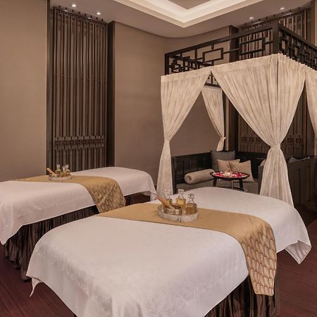 เดอะ เซนต์ เรจิส มุมไบ Hotel ภายนอก รูปภาพ A spa treatment room at the Royal Spa