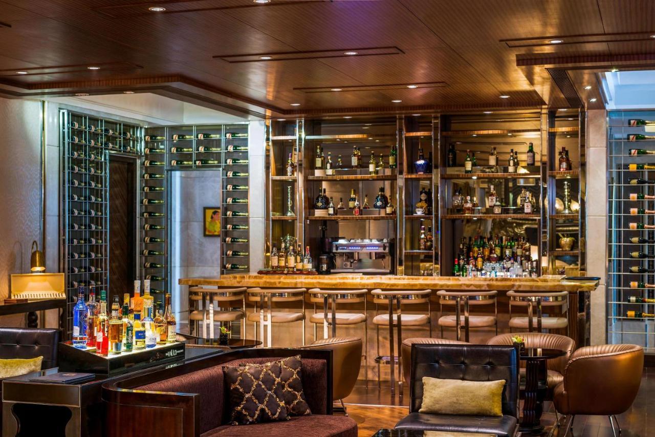 เดอะ เซนต์ เรจิส มุมไบ Hotel ภายนอก รูปภาพ The bar at the 1919 Restaurant